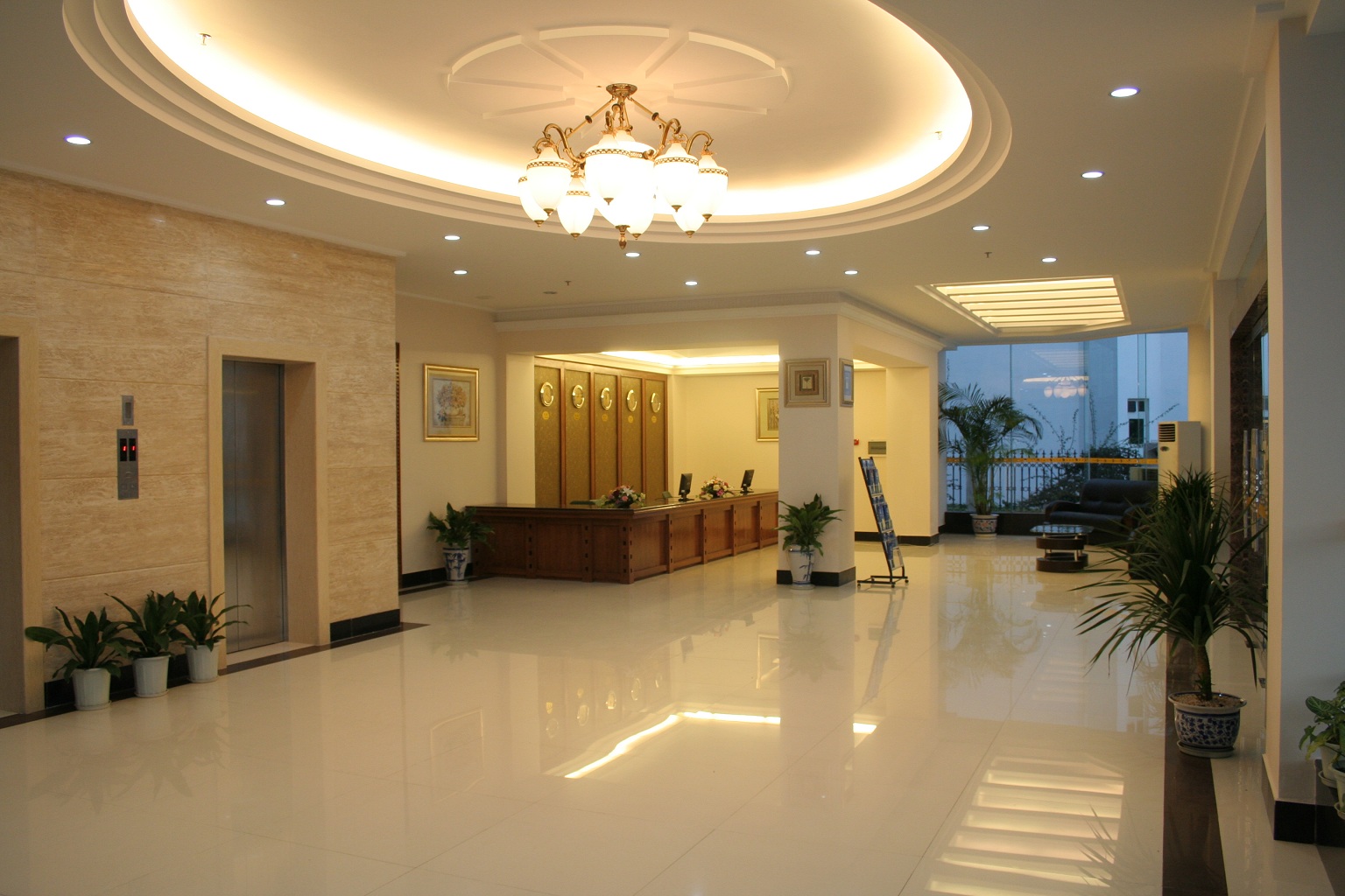 【2天1晚】入住北海银滩明珠大酒店1晚,含双份自助早餐_.